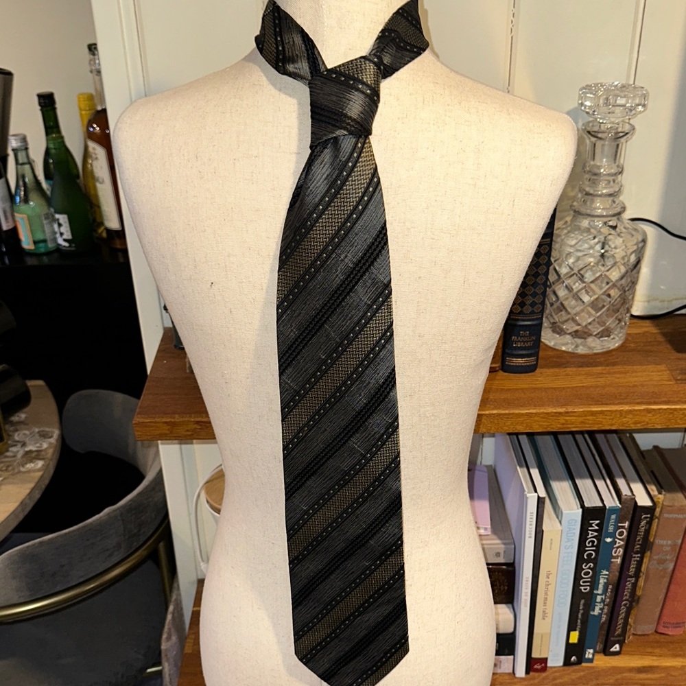 Daniel de Fasson Elegant Black Striped Tie